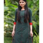 Soundariya Nanjundan Instagram - Colour colour what colour 😝? . Kurtis to color up your wardrobe 👗 Comment Your Favour Colour 😄 . Outfits- @instorefashions 📸 - @bhoopalm_official . #soundariyananjundan #soundariya #nanjundan #soundarya #soundaryananjundan