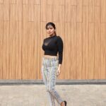 Soundariya Nanjundan Instagram - Follow your bliss and the universe will open doors where there were only walls🚪 . #ootdfashion #casualwear Outfit- @hm Footwear- @inc5official 📸- @bhoopalm_official .. . #soundariyananjundan #soundariya #nanjundan #soundarya #soundaryananjundan Streets Of Chennai