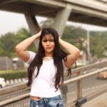 Soundariya Nanjundan Instagram - Exploring ⛅️ . . #streetphotography #chennai . T-shirt- Mumbai Street Shopping Jeans- Commercial Street Bangalore 😜 📸- @bhoopalm_official . #soundariyananjundan #soundariya #nanjundan #soundarya #soundaryananjundan Streets Of Chennai