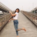 Soundariya Nanjundan Instagram - My Style Is Simple & Classic 🤍 More Of a Jeans & T-shirt Kind Of Girl. . 📷 - @bhoopalm_official . #streetphotography #chennai . T-shirt- Mumbai Street Shopping Jeans- Commercial Street Bangalore 😜 . #soundariyananjundan #soundariya #nanjundan #soundarya #soundaryananjundan Streets Of Chennai