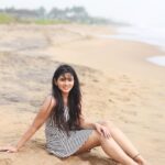 Soundariya Nanjundan Instagram - SKY ABOVE, SAND BELOW, PEACE WITHIN 🌊⛅️ . #beach 🏝 #beachvibes 📸- @bhoopalm_official . . #soundariyananjundan #soundariya #nanjundan #soundarya #soundaryananjundan Mahabalipuram, Tamil Nadu, India
