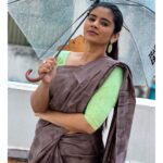 Soundariya Nanjundan Instagram - மழை துளிகள் 🌧 . . Saree & blouse- @purp.le_passion #chennairains #sareelove . #soundariyananjundan #soundariya #nanjundan #soundarya #soundaryananjundan Chennai, India