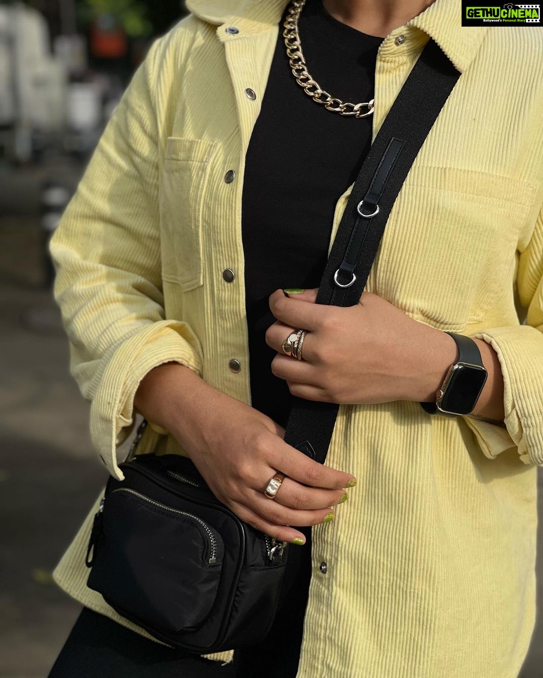 Soundariya Nanjundan Instagram - I find a lot of inspiration in street style . #streetstyle #shotoniphone . #soundariyananjundan #soundariya #nanjundan #soundarya #soundaryananjundan Chennai, India