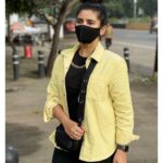 Soundariya Nanjundan Instagram - I find a lot of inspiration in street style . #streetstyle #shotoniphone . #soundariyananjundan #soundariya #nanjundan #soundarya #soundaryananjundan Chennai, India