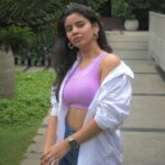 Soundariya Nanjundan Instagram - Bangalore is where my heart stays💜 #native 🤍 But chennai is where my heart belongs to 💜 okay?🙈 . #ootd 🧥 Shirt - @hm Jeans - @instorefashions Sports crop top - @hm . . 📍- #bangalore . . . . #soundariyananjundan #chennai #kannadiga #soundariya #actress #tamilcinema #model #performer #actor #tamilnadu #bangalore #cinema #modellife #kollywood #soundarya #soundaryananjundan #modelling #fashion #actorslife #outfitoftheday #ootdfashion #reels #reelsinstagram #photo #photographer #camera #lifestyle #fashionblogger Bangalore, India