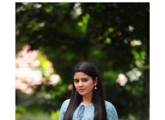 Soundariya Nanjundan Instagram - Colour colour what colour 😝? . Kurtis to color up your wardrobe 👗 Comment Your Favour Colour 😄 . Outfits- @instorefashions 📸 - @bhoopalm_official . #soundariyananjundan #soundariya #nanjundan #soundarya #soundaryananjundan