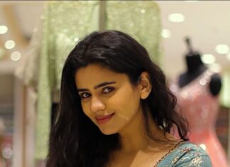 Soundariya Nanjundan Instagram - @rangroop Brings you a stylistic mélange of light, functional yet delightfully detailed designs that will bring in that festive cheer you've yearned for all year ✨ . this Diwali Season✨ . FT. @rangroop , Anna Nagar, Chennai . Completely AWE-STRUCK ♥️ with their gorgeous collections. Wide variety and reasonably priced. Here are my favourite - 4 pieces ❤️ I chose for this festive season! . Visit @rangroop today & steal the show this festive season ❤️☺️ . Rang Roop Anna Nagar | Chennai Call - 8681860000 . 🎥- @bhoopalm_official . . . . . . . #soundariyananjundan #chennai #kannadiga #soundariya #actress #tamilcinema #model #performer #actor #tamilnadu #bangalore #cinema #modellife #kollywood #soundarya #soundaryananjundan #modelling #fashion #actorslife #outfitoftheday #ootdfashion #reels #reelsinstagram #photo #photographer #camera #lifestyle #fashionblogger Chennai, India