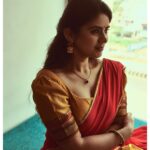 Soundariya Nanjundan Instagram - கண்ணம்மா 🍂 . . Outfit beautifully Designed By - @bhuvis_the_fashion_atelier 📸 - @navneethbalachanderan Styling- @indu_ig H&M- @kowshi_mua Location- @zonebythepark_chennai . . . . . #soundariyananjundan #soundariya #nanjundan #soundarya #soundaryananjundan Zone by The Park - Chennai