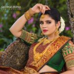 Soundariya Nanjundan Instagram - Dreaming 💭 🍃🍃 . #onam 🌸 . Makeup& Hair- @bridal_makeup_artist_pushpa Photography- @george_ferna_photography Blouse - @sajna_bridal_wear_designer Location- @avmgardens . . . . #soundariyananjundan #soundariya #nanjundan #soundarya #soundaryananjundan #chennai #tamilnadu AVM Gardens