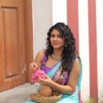 Soundariya Nanjundan Instagram - Flaunting My Indian Ness 🌸 . . 💟🕉💟 . . #styledbyme 🦄 📸- @bhoopalm_official Makeup💄 - @zai.makeover.studio Hairdo - @meghna_makeoverartistry . . . . . . . . . . . #soundariyananjundan #chennai #kannadiga #soundariya #actress #tamilcinema #model #performer #actor #tamilnadu #bangalore #cinema #modellife #kollywood #soundarya #soundaryananjundan #modelling #fashion #actorslife #outfitoftheday #ootdfashion #reels #reelsinstagram #photo #photographer #camera #lifestyle #fashionblogger