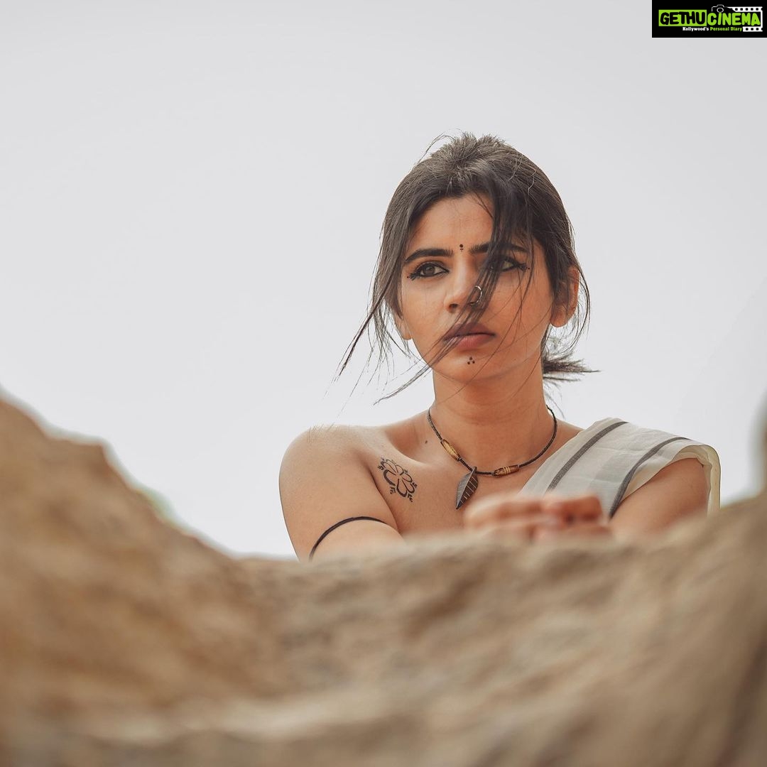 Soundariya Nanjundan Instagram - அவள் பார்வையில்....🏔 . . 📸 - @kavinilavan_filmmaker Makeup & hair - @abhirami_mua Styling- @indu_ig . . . . . . . . . . #soundariyananjundan #chennai #kannadiga #soundariya #actress #tamilcinema #model #performer #actor #tamilnadu #bangalore #cinema #modellife #kollywood #soundarya #soundaryananjundan #modelling #fashion #actorslife #outfitoftheday #ootdfashion #reels #reelsinstagram #photo #photographer #camera #lifestyle #fashionblogger Island