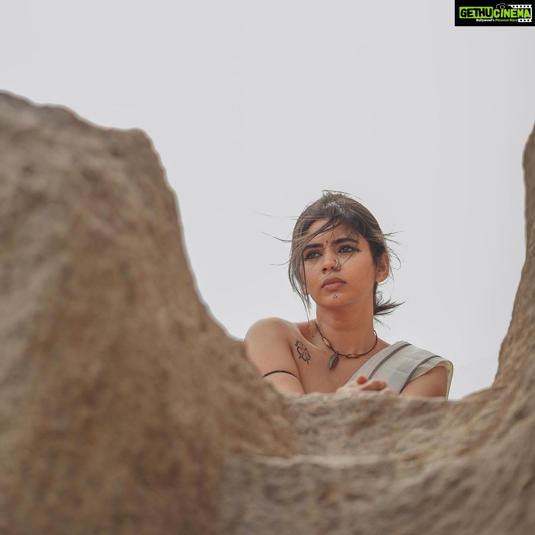 Soundariya Nanjundan Instagram - அவள் பார்வையில்....🏔 . . 📸 - @kavinilavan_filmmaker Makeup & hair - @abhirami_mua Styling- @indu_ig . . . . . . . . . . #soundariyananjundan #chennai #kannadiga #soundariya #actress #tamilcinema #model #performer #actor #tamilnadu #bangalore #cinema #modellife #kollywood #soundarya #soundaryananjundan #modelling #fashion #actorslife #outfitoftheday #ootdfashion #reels #reelsinstagram #photo #photographer #camera #lifestyle #fashionblogger Island