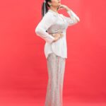 Sreemukhi Instagram - Dance ikon ✨ On @ahavideoin ✨ @oak_entertainments Styled by @greeshma_krishna.k PC @chinthuu_klicks Make up @nookesh.malla Hair - @mahi_brand_ #sreemukhi #danceikon #aha #oakentertainments #styledbygkk