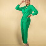 Sreemukhi Instagram - Dance ikon ✨ On @ahavideoin ✨ @oak_entertainments Styled by @greeshma_krishna.k PC @chinthuu_klicks Make up @nookesh.malla Hair - @mahi_brand_ #sreemukhi #danceikon #aha #oakentertainments #styledbygkk