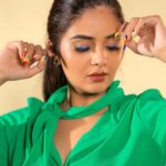 Sreemukhi Instagram - Dance ikon ✨ On @ahavideoin ✨ @oak_entertainments Styled by @greeshma_krishna.k PC @chinthuu_klicks Make up @nookesh.malla Hair - @mahi_brand_ #sreemukhi #danceikon #aha #oakentertainments #styledbygkk