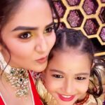 Sreemukhi Instagram - Cutie pie of Dance ikon @florina_gogoi__ 😍❤️😘 #danceikon #florinagogoi #sreemukhi #fun