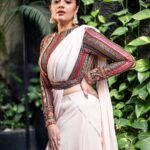 Sreemukhi Instagram - Aadivaaram with star maa parivaaram! ✨ On @starmaa every Sunday at 11 am! ✨ Styled by @greeshma_krishna.k Outfit - @maghuva.studio Earrings - @yuvi_collections PC @chinthuu_klicks Make up @nookesh.malla Hair @mahi_brand_ #sreemukhi #starmaa #aadivaaramwithstarmaaparivaaram #styledbygkk