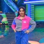 Sreevidya Nair Instagram – Fun time in floor😍
👗:@western_lady_
#starmagic
#starmagicfamily
#starmagic2022
#flowers
#flowerstv