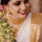 Sreevidya Nair Instagram – Happy vishu 🌻🌻🌼

📸 @shajeel_kabeer 
Mua @faseela_hena 
Jewellery @menorah_jewellers 
Costume @reine_belleza 
Retouch @hassan._ibrahim__