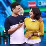 Sreevidya Nair Instagram - This is what happens when we always try to do a decent pose 😂 📷 @jinishphotogenic 💄 @arun_uthradam