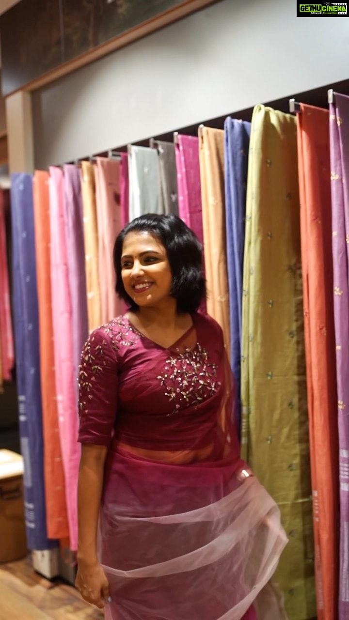 Sreevidya Nair Instagram - An iridescent vision of beauty incorporated with elegance, Seematti the Inside Hunt, is a saga that is weaved with the ebullience of sheer craftsmanship merged with exotic designs. Experience luxury and fashion in the most finest and simplest way! The exuberant and vibrant collection in Seematti has left me in awe!! Don't wait for long, as the festival collection is till Jan 15th only. Avail surprise Xmas gifts from Seematti by taking a screenshot of the code that is added in this post. . . @seemattitextiles . . #insideseematti #seematti Saree @thantrek.design.couture