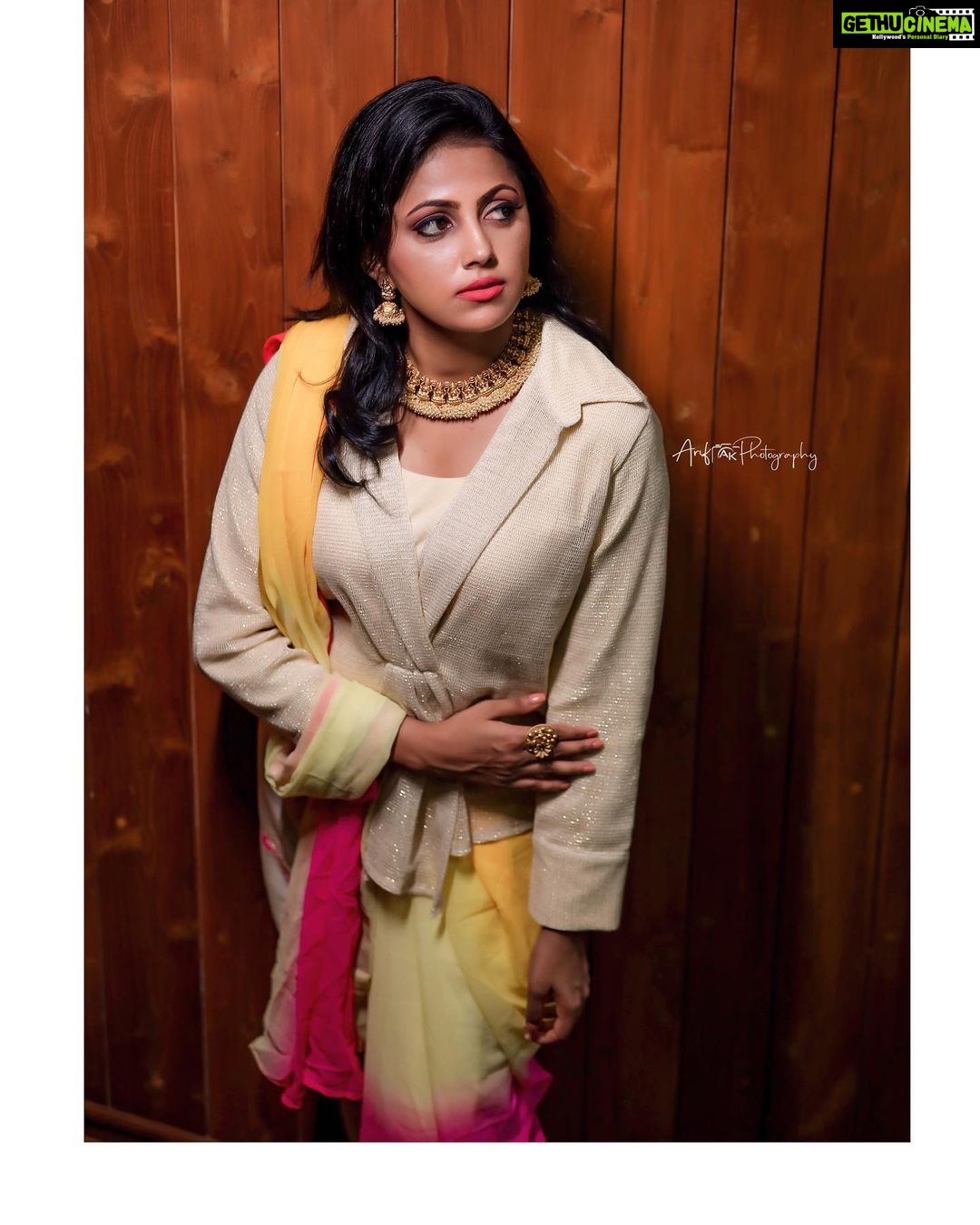 Sreevidya Nair Instagram - Photography : @arif_ak_photography Costumes : @ubh_inventor_of__fashion Styling : @jinzy__george Makup: @aswathivipul Hair : @_arya_jithins_makeover Retouch : @__anoop_anil__ Jewellery: @parakkat_jewels