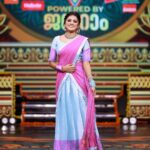 Sreevidya Nair Instagram – Happy onam 🌺 

👗 @jazaashdesignstudio 

📷 @jinishphotogenic 

💄 @arun_uthradam