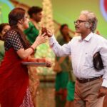 Sreevidya Nair Instagram - 🍋🍬 #starmagic @sreevidya__mullachery Show Director | @anopjohn 📸 | @jinishphotogenic #malayalammovie #tamilmovie #comedy #malayalamcomedy #tamilcomedy #Flowers #binuadimaliofficial #binuadimalifcofficial