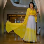 Sreevidya Nair Instagram - I am delighted to welcome a new sister to the family. My deepest love and best wishes to you both ❤️ @sreekanthmkv @shimna_m And thank you so much @kurdhishdesigns for making me the centre of attraction by setting up this beautiful attire for me ❤️ 👗 @kurdhishdesigns 📷 @a_sk_photography 💄 @archana_achu74