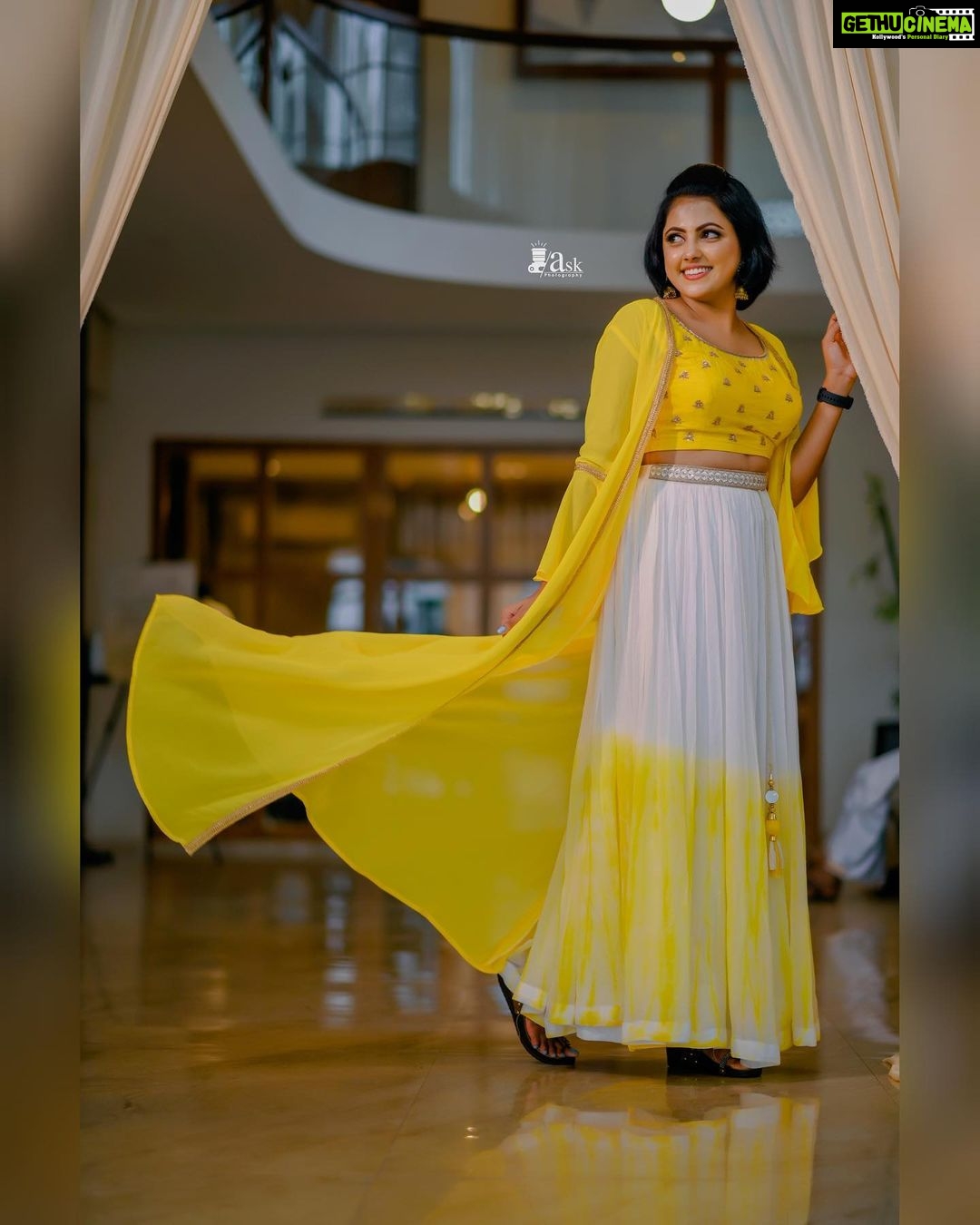 Sreevidya Nair Instagram - I am delighted to welcome a new sister to the family. My deepest love and best wishes to you both β€οΈ @sreekanthmkv @shimna_m And thank you so much @kurdhishdesigns for making me the centre of attraction by setting up this beautiful attire for me β€οΈ π @kurdhishdesigns π· @a_sk_photography π @archana_achu74