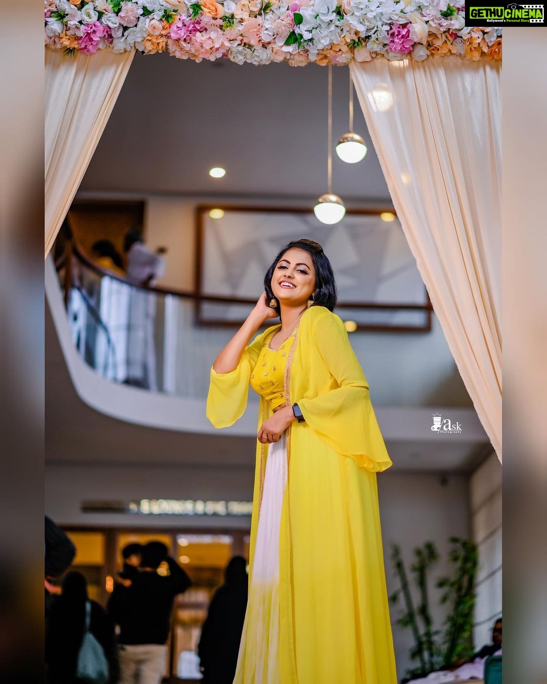 Sreevidya Nair Instagram - I am delighted to welcome a new sister to the family. My deepest love and best wishes to you both β€οΈ @sreekanthmkv @shimna_m And thank you so much @kurdhishdesigns for making me the centre of attraction by setting up this beautiful attire for me β€οΈ π @kurdhishdesigns π· @a_sk_photography π @archana_achu74