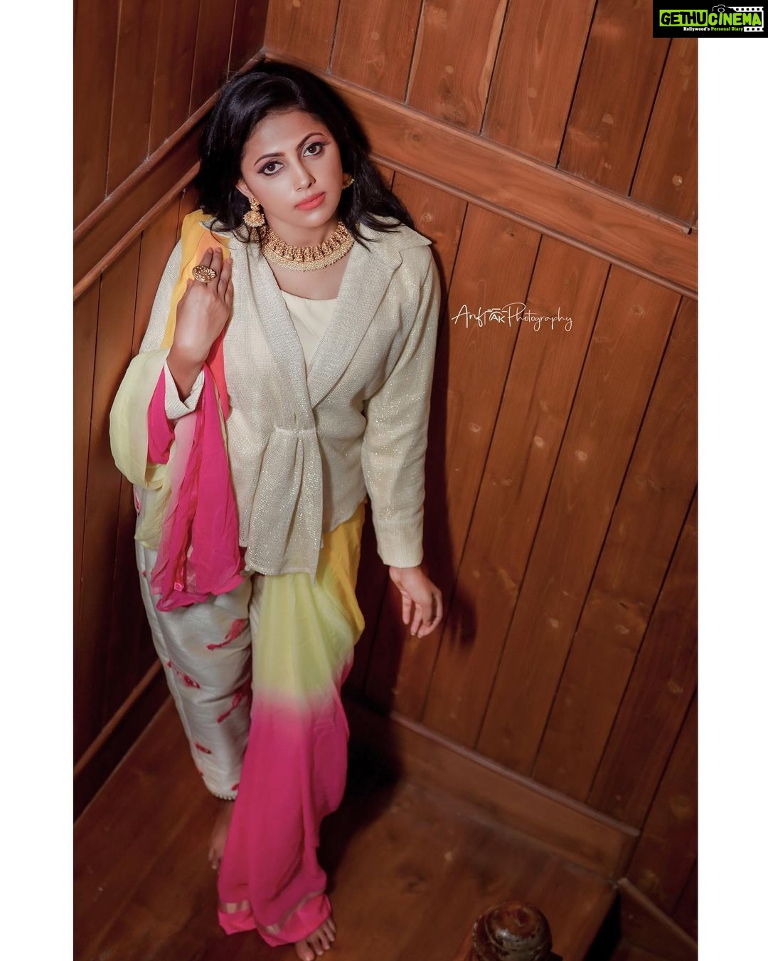 Sreevidya Nair Instagram - Photography : @arif_ak_photography Costumes : @ubh_inventor_of__fashion Styling : @jinzy__george Makup: @aswathivipul Hair : @_arya_jithins_makeover Retouch : @__anoop_anil__ Jewellery: @parakkat_jewels