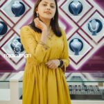 Sreevidya Nair Instagram – Look elegant with these impeccable antiquated jewellery infused with Modernity . Explore Rajakumari’s Dhruva Diamonds Collections along with unique pieces of Gold. 

@rajakumari_gold