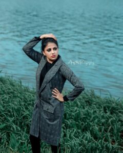 Sreevidya Nair Instagram - Photography : @arif_ak_photography 
Costumes : @ubh_inventor_of__fashion fashion 
Styling : @jinzy__george 
Makup: @aswathivipul 
Hair : @_arya_jithins_makeover 
Retouch : @__anoop_anil__ 
Location : @parakkatnatureresortmunnar