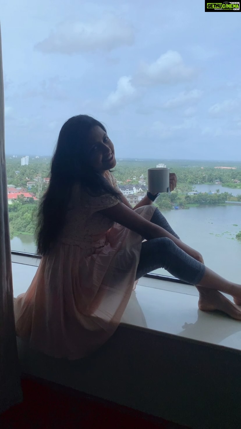 Sreevidya Nair Instagram - This mesmerising view from @crowneplazakochi is always a bliss ✨