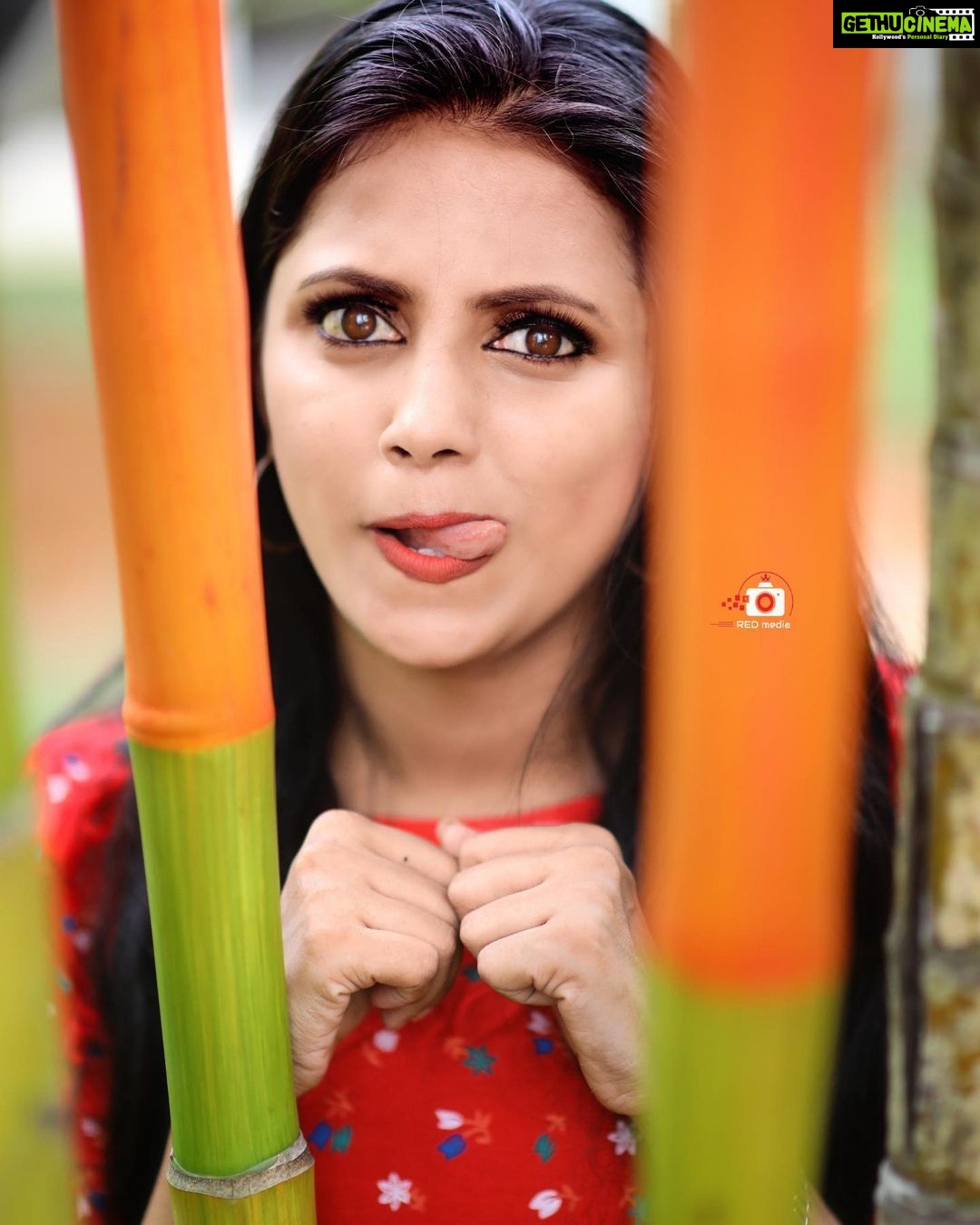 Sreevidya Nair Instagram - 💄: @beauty_queen_bridal_designs 📷: @saju_alai 👗 : @btt_speakzz