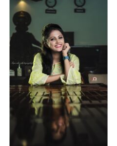 Sreevidya Nair Instagram - MUA : @beauty_queen_bridal_designs (Hemalatha Thamburan Valappil)

Photos : @saju_alai