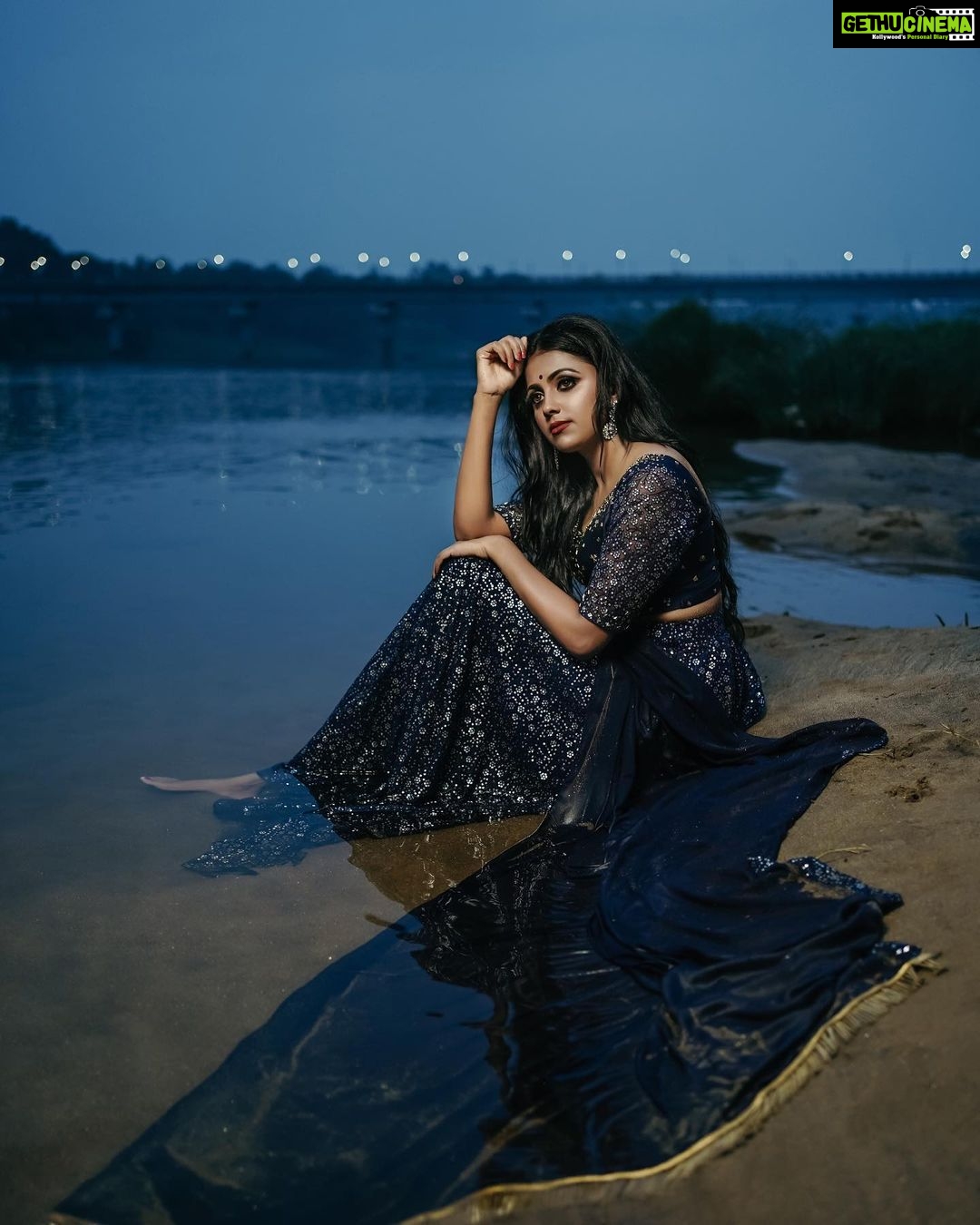 Sreevidya Nair Instagram - 📷 : @handcraftfilms 💄: @abhilashchicku 👗 : @babe_by_minnumariya