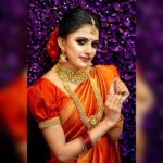 Sreevidya Nair Instagram - A bride is garnished with lot of adornments and embellishments on her wedding day . Because it is her big day and she needs to be protrude . With all the ornamentation on her ,all that makes her more beautiful is her smile 😊 Photography @handcraftfilms Saree @thebrandstorebyfebitha Ornaments @jhoomarbyparvathyraj Stylig @celery_designs Makeup nd hairstyle @abilashchicku