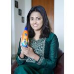 Sreevidya Nair Instagram - I was showing 7 early signs of hair fall and then I started using the @parachute_advansed Ayurvedic Hair Oil. Had I known that it would be the answer to all my hair problems, I’d have started using it sooner. Don’t miss out guys. This hair oil is worth it. #7earlysignsofhairfall #earlysigns #ParachuteAdvansed #ParachuteAdvansedAyurvedicOil #ayurveda #coconuthairoil #parachuteayurvedic