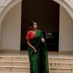 Sreevidya Nair Instagram - 🌺🌺 📷 @vishnunelladu 💄 @sajani_mandara 👗 @avantikadesigns