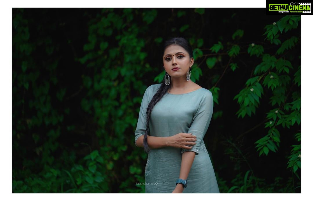 Sreevidya Nair Instagram - CAM : @rejeesh_varghese @fabeloframes MAKE-UP : @anjali__makeup_artist COSTUME : @tintsntones.designers_ THANKS TO : @arunkalarikkall @shai_doo