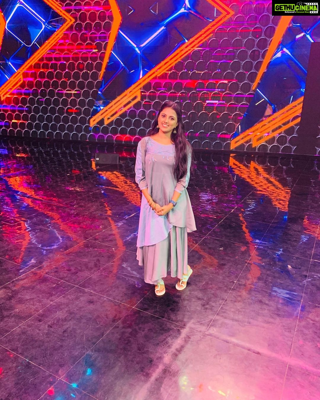 Sreevidya Nair Instagram - 👗 @tintsntones.designers_