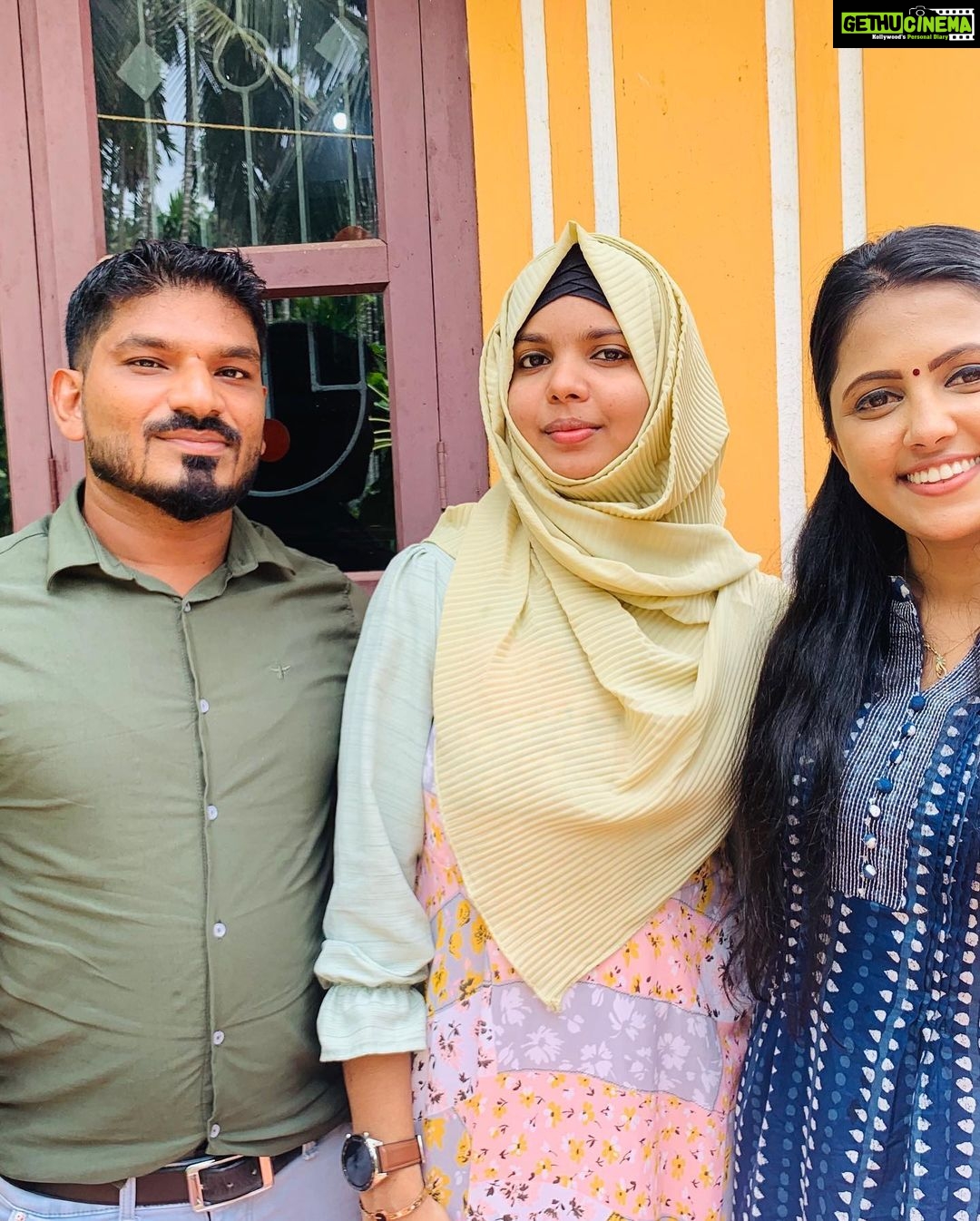 Sreevidya Nair Instagram - ജീവിതത്തിൽ ആദ്യമായിട്ടാണ് പിറന്നാള് ദിവസം ഇത്ര അധികം 🍰 കട്ട് ചെയ്യുന്നത് 😍😍 വീട്ടിലേക്ക് വന്ന എല്ലാർക്കും സമ്മാനങ്ങൾ തന്നവർക് .. messeges അയച്ചവർക് ഒരുപാട് നന്ദി 😍😍😍 Kasaragod, Kerala, India