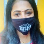 Sreevidya Nair Instagram - ജീവിതം , കഥകളേക്കാൾ പരീക്ഷകൾ നേരിടുന്ന ഈ നാളുകൾ നമ്മെ പലതും പഠിപ്പിച്ചു. ഒത്തൊരുമയും സഹജീവനവും എത്രത്തോളം പ്രസക്തമെന്ന് നാം വീണ്ടും തിരിച്ചറിഞ്ഞു.. അതിജീവനത്തിൻറെ, പോരാട്ടത്തിൻറെ കഥ പറയുന്ന 'തല' എല്ലാതലത്തിലും എനിക്ക് പുതിയ അനുഭവമാണ്.. നേരിടേണ്ടിവന്ന പ്രതിബന്ധമൊന്നും ചെറുതല്ല.. പക്ഷേ , പോരാടി പഴകിയ ഇശ്ഛാശക്തി നമ്മുടെ കരുത്താണ്.. അതിജീവനം നമ്മൾ ഒന്നിച്ച്! 'തല' പോസ്റ്റ് പ്രൊഡക്ഷൻ പുനരാരംഭിക്കുന്നു.. കുറേയേറെപേരുടെ സ്വപ്നമാണ്... പ്രാർത്ഥന വേണം.. ഒപ്പം കരുതലും #thingaboveourneck ##thingaboveourneck #postproduction_restarted #pandemic_survival #keep_safe #social__distance #better_tomorrow #film_updation