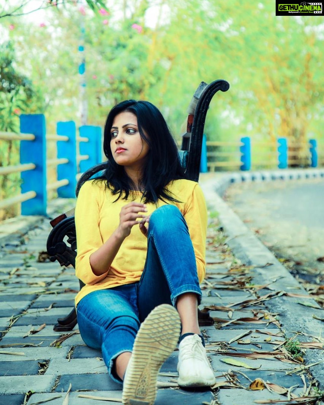 Sreevidya Nair Instagram - Yellow is the color most associated with happiness and optimism 🌼