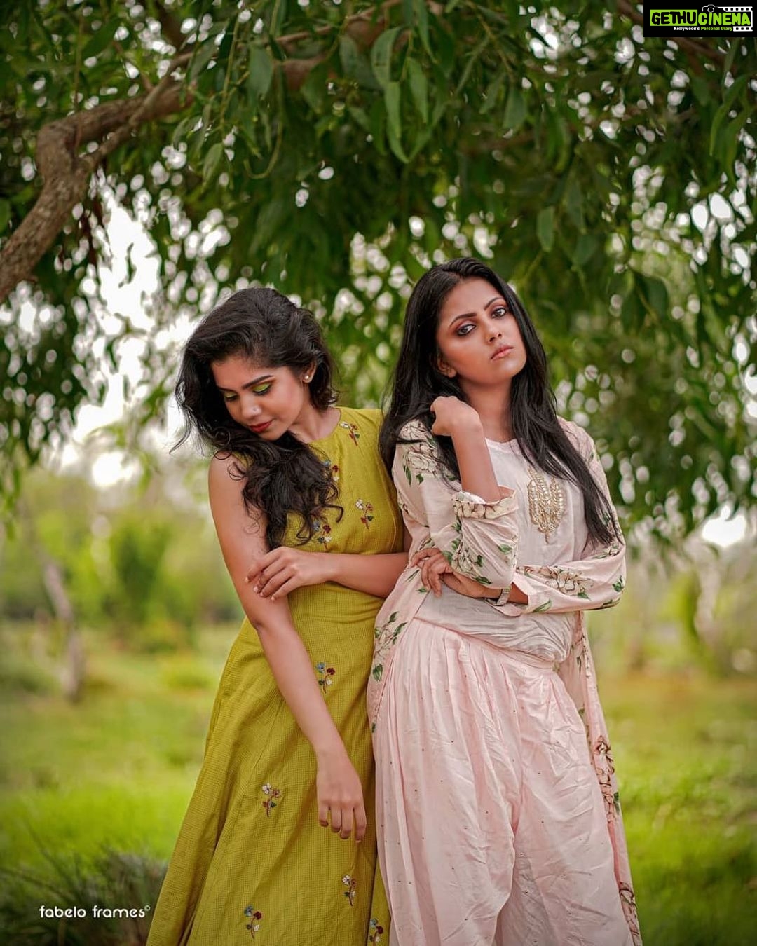 Sreevidya Nair Instagram - Fashion project for @ec_essentialchanges Directed & visualized : @wanderingdop Photography : @fabeloframes @rejeesh_varghese Grading : @caffe_mocha_design Model : @jisma_jiji @sreevidya_nair MUA : @reeem.gem