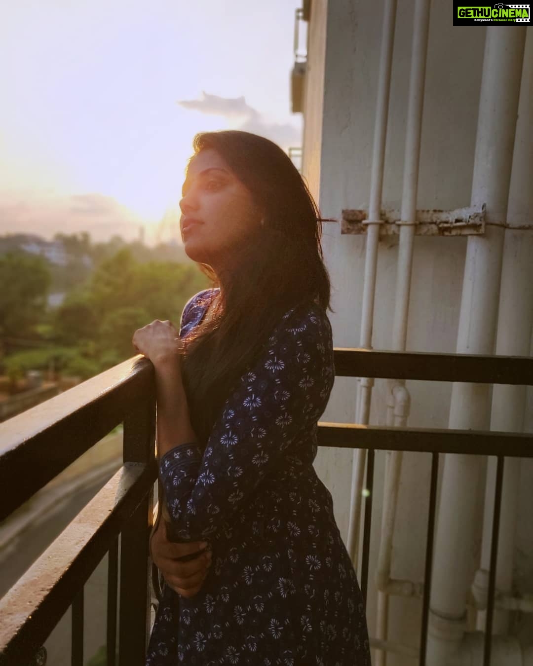 Sreevidya Nair Instagram - That moment lovely captured by @seventyfivekilosofflesh Kakkanad DLF New Town Heights