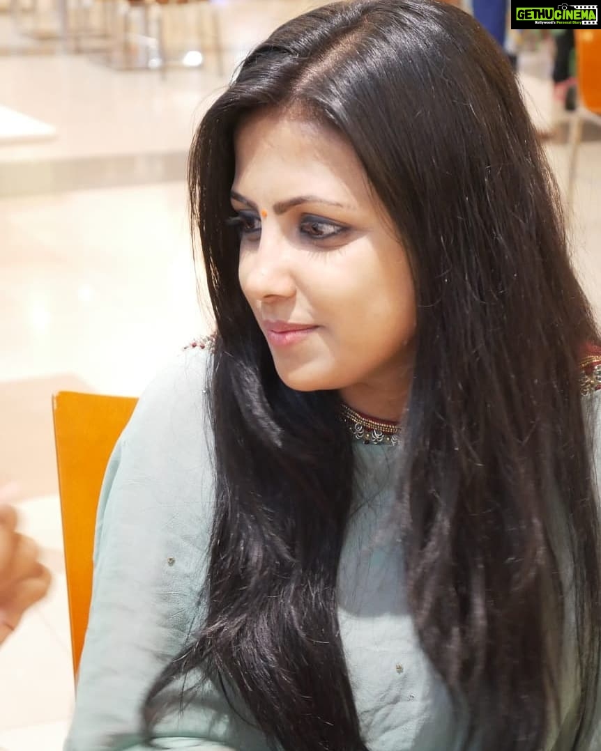 Sreevidya Nair Instagram - I don't know why... I loved all these candids so much... And all that expressions I passed to midhun chettan ( @midhunbose_official ) between a heavy gosipp conversation... And thank uh @hassan_hazz_ for capturing that moment... Kochi, India