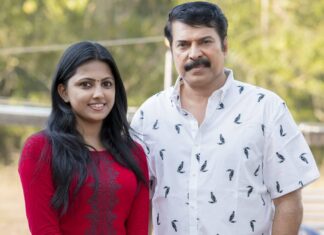 Sreevidya Nair Instagram - മമ്മൂക്കയുടെ പുതിയ പടം ഉണ്ടയുടെ ലൊക്കേഷൻ കാസറഗോഡ് ആണ് എന്നറിഞ്ഞപ്പൊ മുതൽ തീരുമാനിച്ചതാണ് സ്വന്തം നാട്ടിൽ വെച്ചു മമ്മൂക്കയെ കാണണം എന്നുള്ളത്. അങ്ങനെ കഴിഞ്ഞ ദിവസം ഒരു കുഞ്ഞു 🎁സമ്മാനവുമായി അവിടെ ചെന്ന എനിക്ക് മമ്മൂക്ക തിരിച്ചു തന്നത് ഒരുപാട് സന്തോഷം ആണ് 😘 അങ്ങനെ ഒരുപാട് വിശേഷങ്ങൾ പങ്കുവെച്ചു തിരിച്ചു പോന്നു വീണ്ടും വീണ്ടും മമ്മൂക്ക ഇഷ്ടം 😍😍 @mammootty Mulleria, Kasaragod